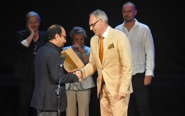 «Ոսկե ծիրան» 15-րդ միջազգային կինոփառատոնի մրցանակաբաշխություն - Sputnik Արմենիա