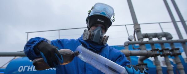 Забор пробы топлива - Sputnik Արմենիա