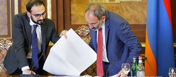 Премьер-министр Армении Никол Пашинян созвал совещание по вопросу озера Севан (17 июля 2018). Еревaн - Sputnik Армения
