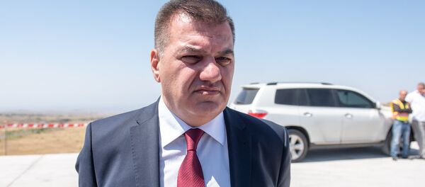 Министр транспорта, связи и ИТ Ашот Акопян на презентации строительных работ автотрассы Север-Юг (18 июля 2018). Арагацотн - Sputnik Армения