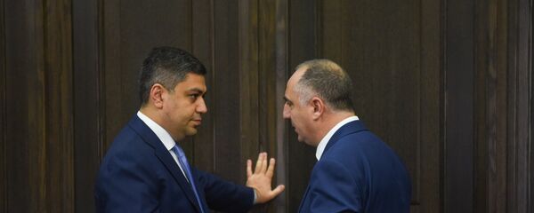 Перед заседанием правительства (19 июля 2018). Еревaн - Sputnik Армения