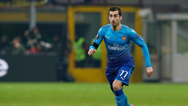 Полузащитник лондонского Арсенала Генрих Мхитарян во время футбольного матча между командами Милан и Арсенал (9 марта 2018). Стадион Сан-Сиро, Милан, Италия - Sputnik Армения