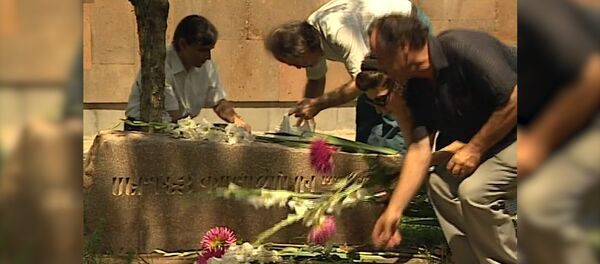 Параджанов завещал, чтоб его надгробие было не простым памятником - Sputnik Армения