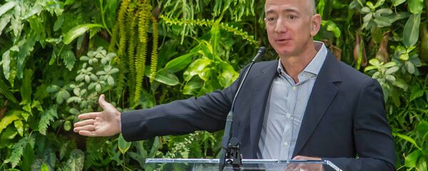 Главный исполнительный директор Amazon Джефф Безос на торжественном открытии Amazon Spheres (29 января 2018). Сиэтл, штат Вашингтон, СШA - Sputnik Армения