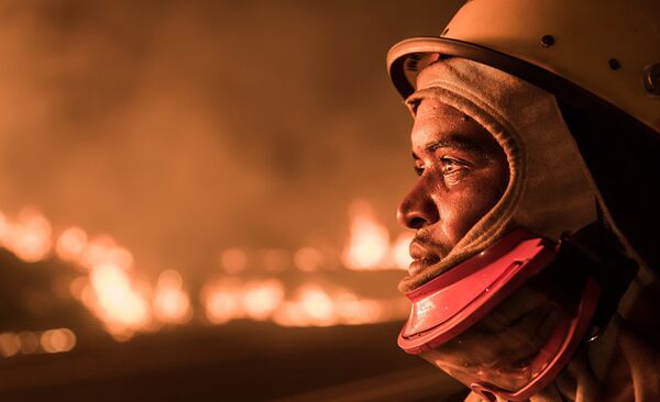 Фотография Джастина Салливана (ЮАР) из категории серии В огне: за гранью Моя Планета Фотография Джастина Салливана (ЮАР) из категории серии В огне: за гранью Моя Планета - Sputnik Армения