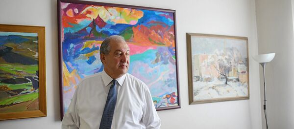 Президент Армении Армен Саркисян посетил мастерскую Ованнеса Зардаряна (21 июля 2018). Бюракан Президент Армении Армен Саркисян посетил мастерскую Ованнеса Зардаряна (21 июля 2018). Бюракан - Sputnik Армения