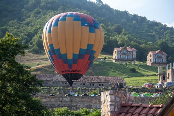 Бой за туриста, или Что именно привлекает в Армении россиян - Sputnik Армения