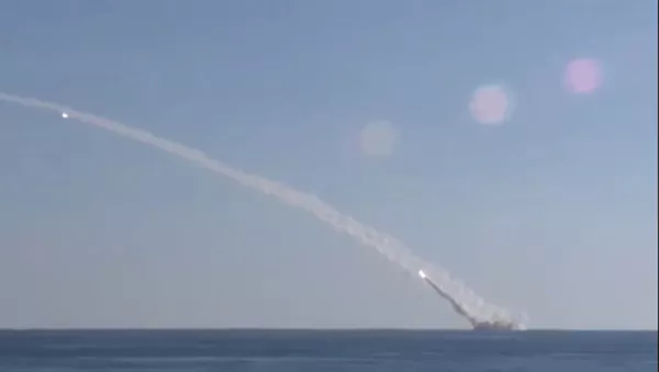 СПУТНИК_Удары по ИГ с подлодки Ростов-на-Дону: доклад Шойгу и кадры пуска ракет - Sputnik Армения