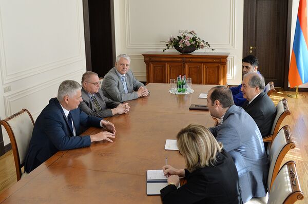 Президент Армении Армен Саркисян принял группу участников конференции Армения и Россия: реалии, проблемы и возможности (20 июля 2018). Еревaн - Sputnik Армения