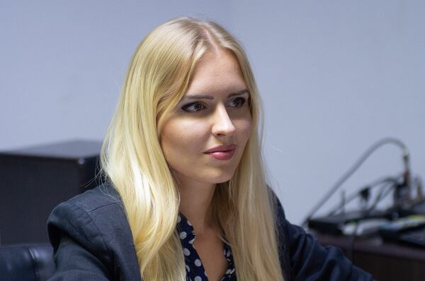 Анна Рогачева на выставке работ финалистов фестиваля социальной рекламы #ИскусствоЖить - Sputnik Армения