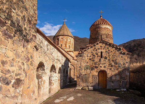 Գրող Էդուարդ Լիմոնովն ուզում է, որ իրեն Արցախում թաղեն Գրող Էդուարդ Լիմոնովն ուզում է, որ իրեն Արցախում թաղեն - Sputnik Արմենիա