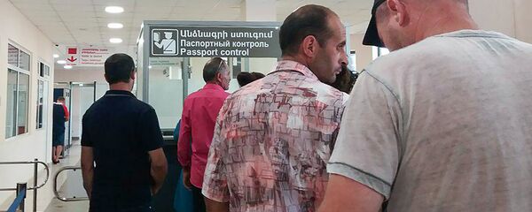 Паспортный контроль на армяно-грузинской границе, КПП Баграташен - Sputnik Արմենիա