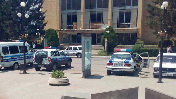 Полицейские автомобили в Дилижане Полицейские автомобили в Дилижане - Sputnik Արմենիա