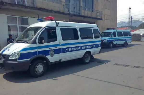Полицейские автомобили в Дилижане Полицейские автомобили в Дилижане - Sputnik Армения