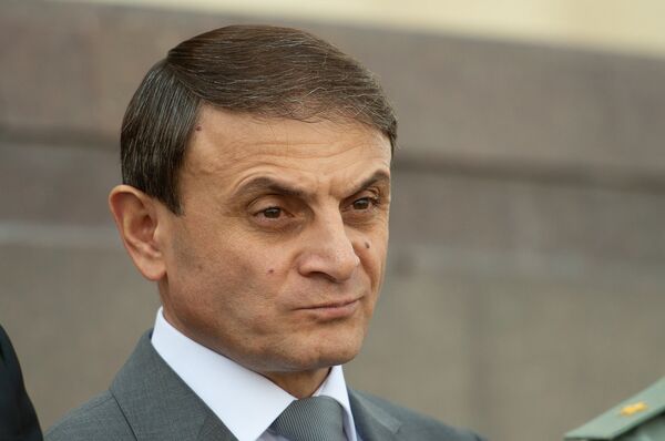 Ինչպես կպատասխանեին պաշտոնյաները Փաշինյանին, եթե չափածո դիմեին նրան  - Sputnik Արմենիա