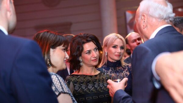 Супруга премьер-министра Армении Никола Пашиняна - Анна Акопян на премьере Гаяне в Большом театре - Sputnik Արմենիա