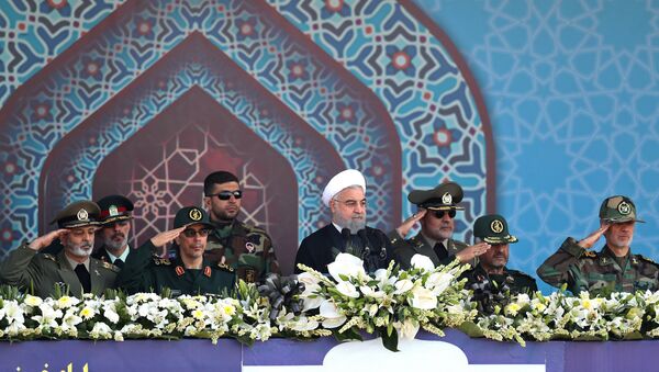 Президент Ирана Хасан Роухани на ежегодном военном параде (22 сентября 2017). Тегеран, Иран - Sputnik Армения