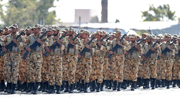 Марш военнослужащих Ирана во время ежегодного военного парада (22 сентября 2017). Тегеран - Sputnik Армения