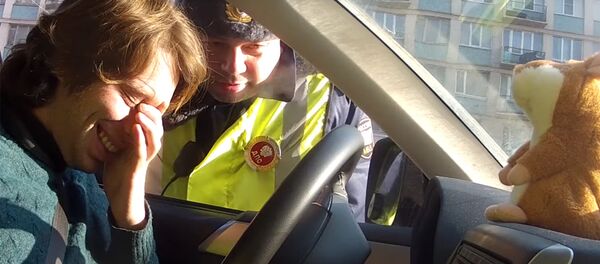 Хомяк троллит ДПСника Хомяк троллит ДПСника - Sputnik Армения