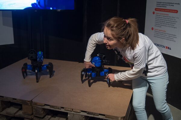 Бал роботов в Ереване Бал роботов в Ереване - Sputnik Армения