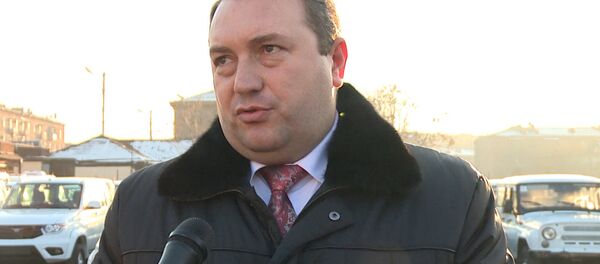 Российские таможенники передали 141 автомобиль коллегам из Армении Российские таможенники передали 141 автомобиль коллегам из Армении - Sputnik Армения