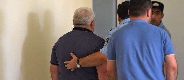 Юрий Хачатуров в здании суда Первой инстанции административного района Шенгавит (27 июля 2018). Еревaн Юрий Хачатуров в здании суда Первой инстанции административного района Шенгавит (27 июля 2018). Еревaн - Sputnik Արմենիա