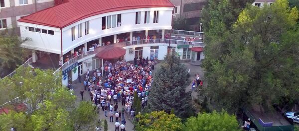 Акция протеста у больницы Сурб Лусаворич - Sputnik Армения