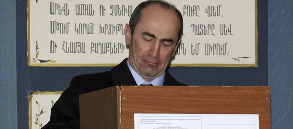 Второй Президент Армении Роберт Кочарян на выборах президента (19 февряля 2008). Еревaн - Sputnik Армения