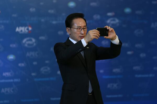 Ли Мен Бак Ли Мен Бак - Sputnik Армения