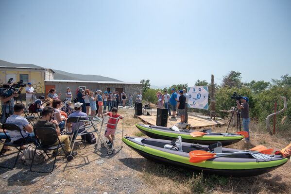 Лагерь на берегу Севана с программой реабилитации людей с ограниченными возможностями - Sputnik Армения