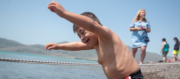 Лагерь на берегу Севана с программой реабилитации людей с ограниченными возможностями - Sputnik Армения