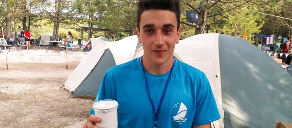 Мовсес Макарян из стартапа Magicup, создавшего стаканы с саморазогревом - Sputnik Армения