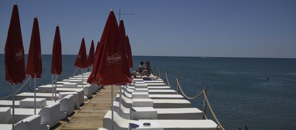 Один из пляжей в Анталье - Sputnik Армения