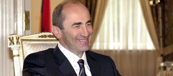 Второй президент Армении Роберт Кочарян (2004 год) Второй президент Армении Роберт Кочарян (2004 год) - Sputnik Արմենիա