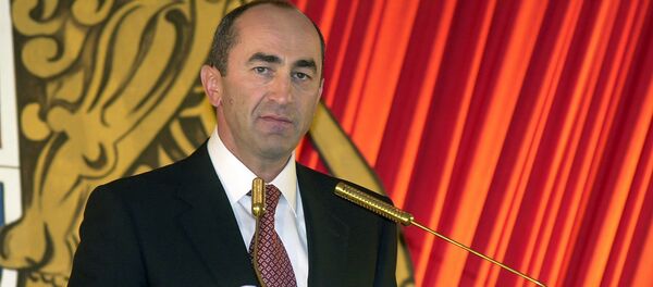Второй президент Армении Роберт Кочарян (2004 год) Второй президент Армении Роберт Кочарян (2004 год) - Sputnik Армения