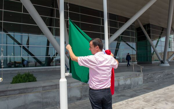 Государственный визит Президента Италии Серджо Маттареллы в Ереван (30 июля 2018). Аэропорт Звартноц - Sputnik Армения