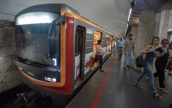 Новый дизайн вагонов ереванского метрополитена Новый дизайн вагонов ереванского метрополитена - Sputnik Армения