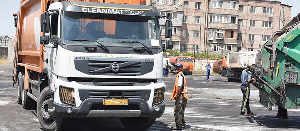 Мусоровоз компании Sanitek - Sputnik Армения