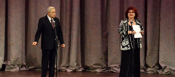 Вечер юмора Евгения Петросяна и Елены Степаненко (5 апреля 2015). Москвa - Sputnik Армения