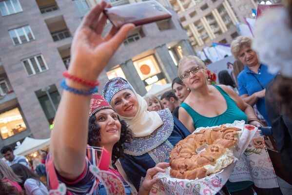 Фестиваль национальной армянской моды и культуры Yerevan Taraz Fest 2018 - Sputnik Армения