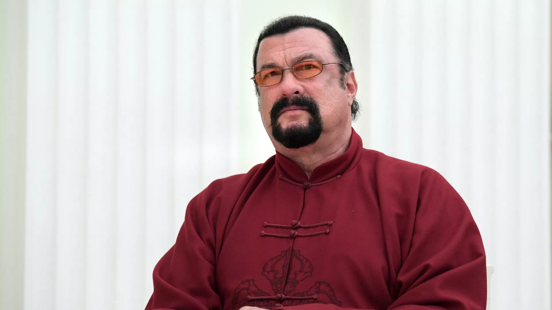 Американский актёр Стивен Сигал перед встречей с президентом РФ Владимиром Путиным в Кремле.