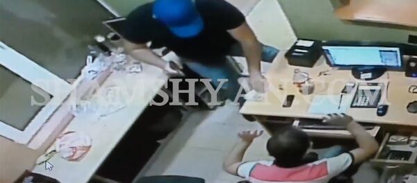 Кадры с камер видеонаблюдения из букмейкерской конторы Vivaro Кадры с камер видеонаблюдения из букмейкерской конторы Vivaro - Sputnik Армения