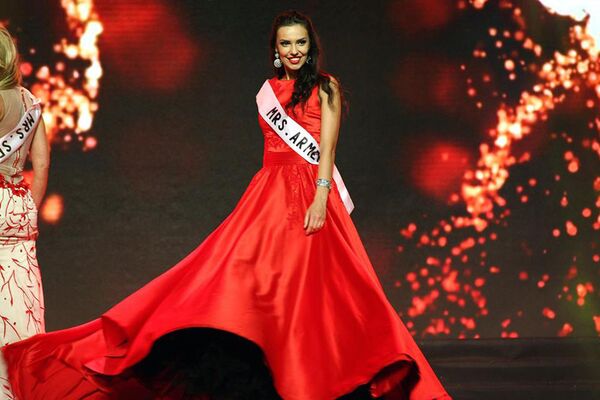 Анна Демирханян представила Армению на конкурсе Mrs. Globe 2015 Анна Демирханян представила Армению на конкурсе Mrs. Globe 2015 - Sputnik Արմենիա