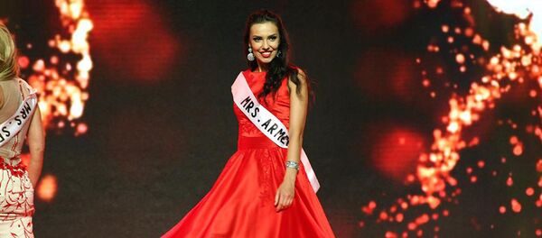 Анна Демирханян представила Армению на конкурсе Mrs. Globe 2015 - Sputnik Армения