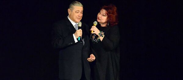 Вечер юмора Евгения Петросяна и Елены Степаненко (3 января 2014). Москвa - Sputnik Армения