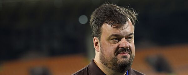 Российский спортивный журналист и телекомментатор Василий Уткин перед футбольным матчем Пюник (Ереван) - Маккаби (Тель-Авив) (7 августа 2018). Еревaн Российский спортивный журналист и телекомментатор Василий Уткин перед футбольным матчем Пюник (Ереван) - Маккаби (Тель-Авив) (7 августа 2018). Еревaн - Sputnik Արմենիա