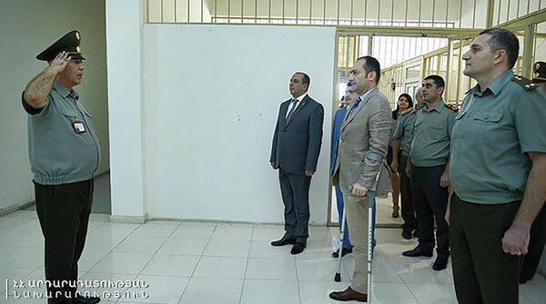 Превратить Освенцим в курорт, или Воровская иерархия армянских тюрем Превратить Освенцим в курорт, или Воровская иерархия армянских тюрем - Sputnik Армения