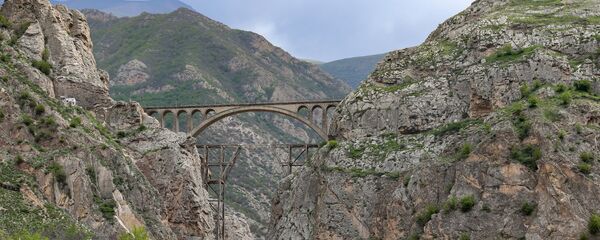 Железнодорожный мост в Иране Железнодорожный мост в Иране - Sputnik Армения