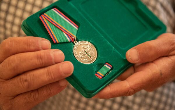 Медаль 60 лет на страже рубежей - Sputnik Армения