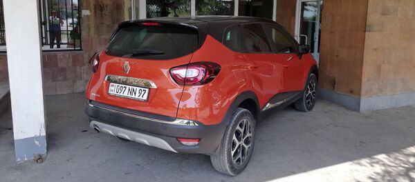 Автомобиль главы медицинского центра Масиса Автомобиль главы медицинского центра Масиса - Sputnik Արմենիա